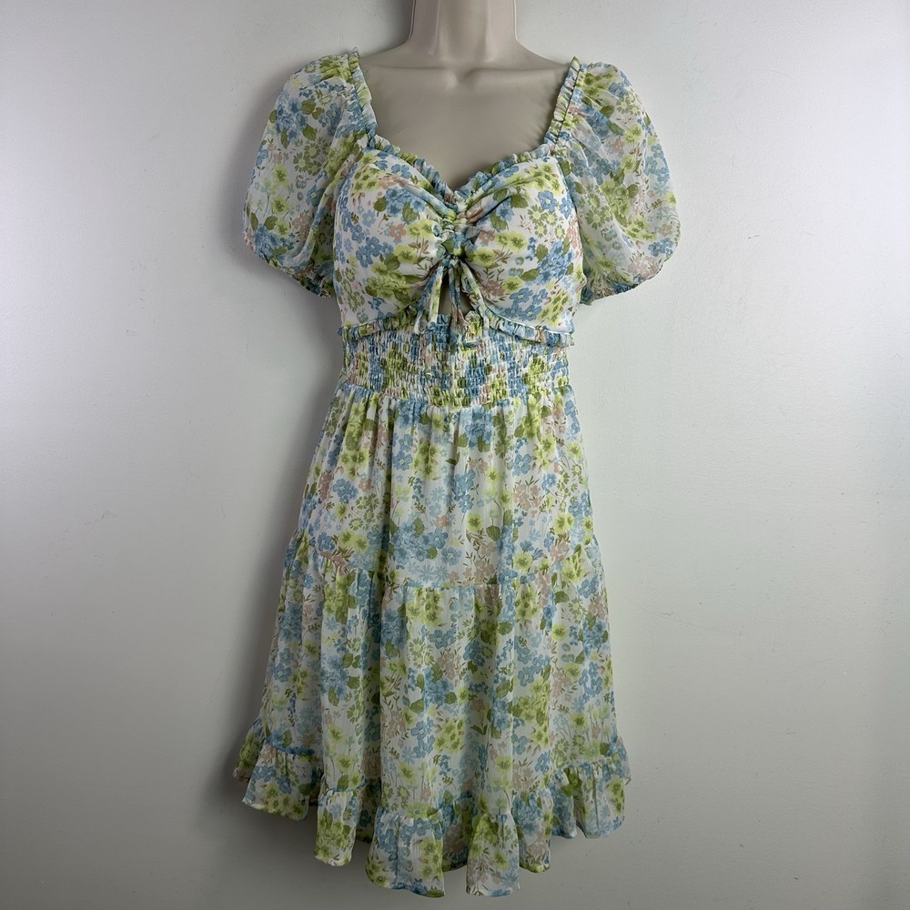 Madden NYC Floral Babydoll Tiered Dress Sz M Summer Smocked Dainty Cottagecore
